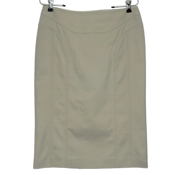 Burberry Beautiful Sleek Careerwear Knee Length Pencil Skirt Oatmeal Ivory 44EU - Picture 1 of 9